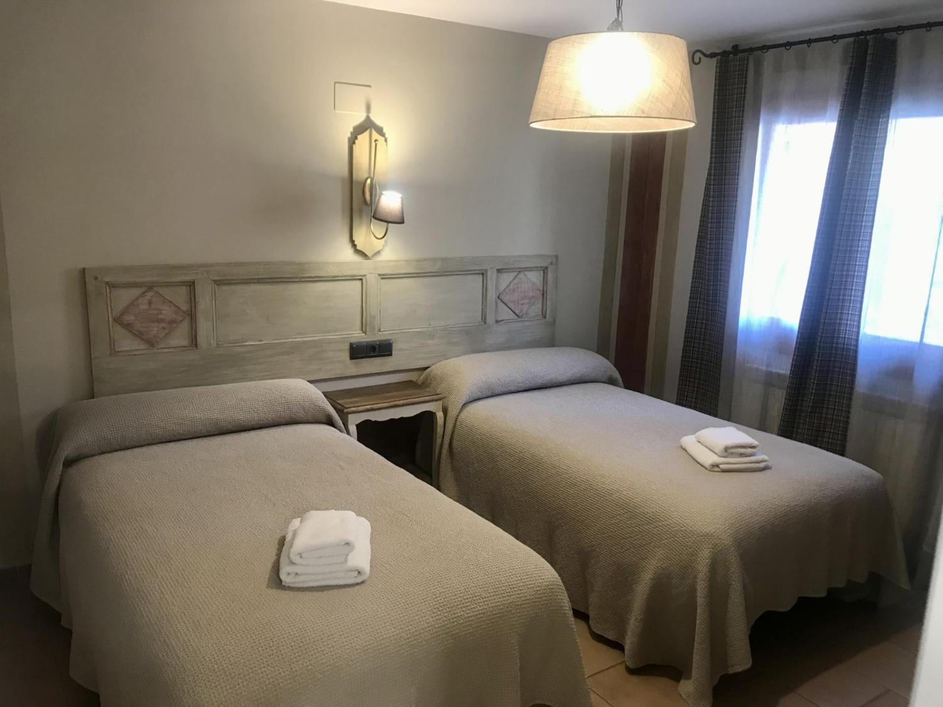 Apartamentos Blasco Tramacastilla de Tena Bagian luar foto